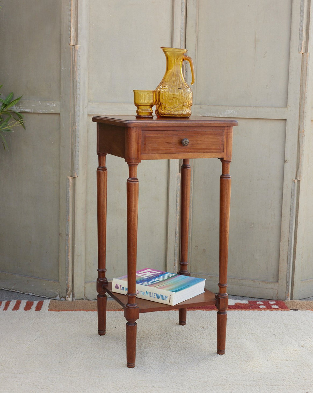 alfred-gueridon-bois-noyer-vintage-1464-1