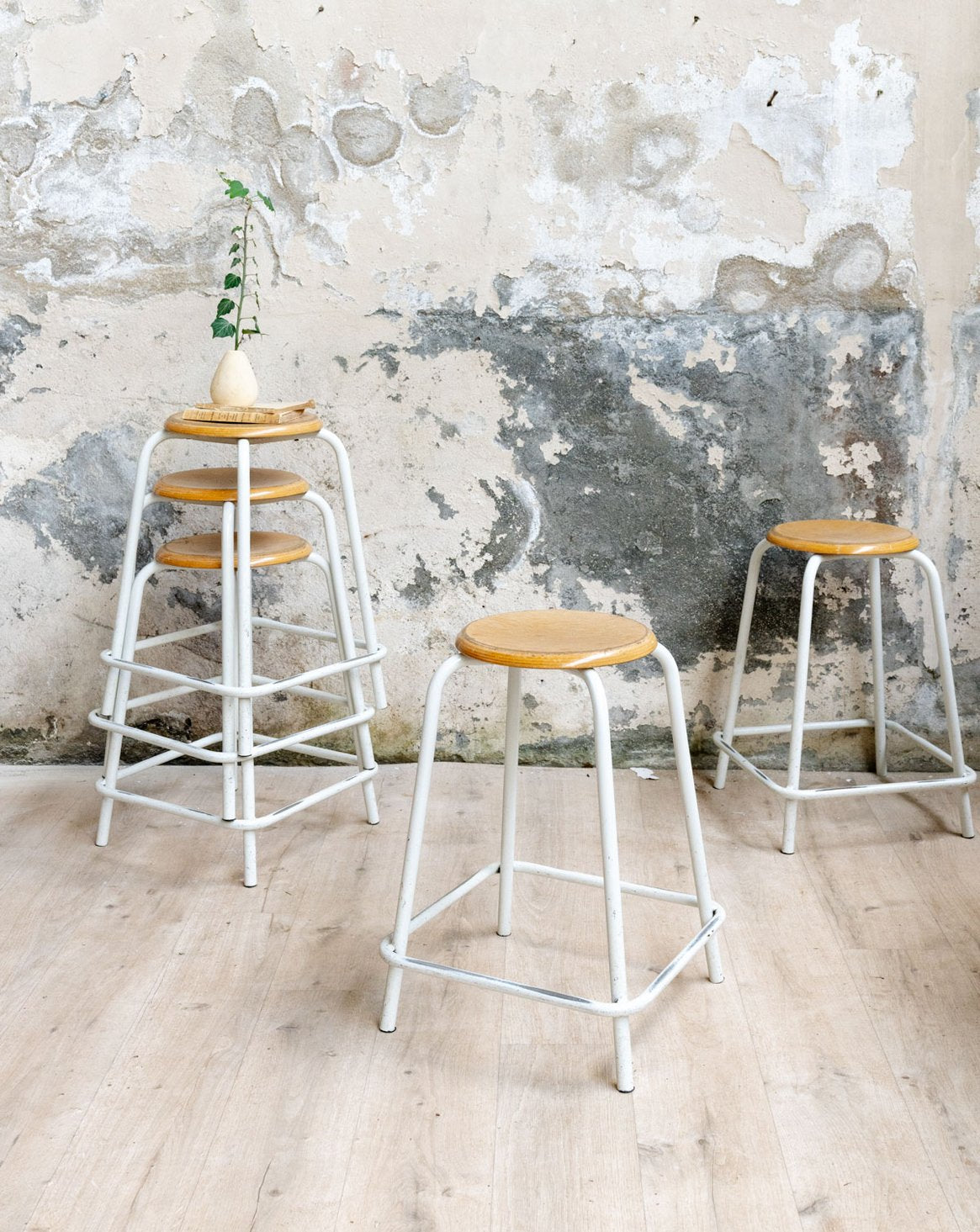 regis-tabouret-bois-1589-1
