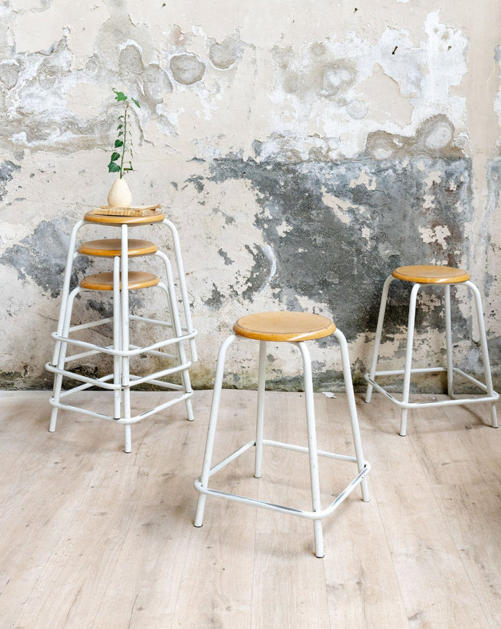 regis-tabouret-bois-1589-1