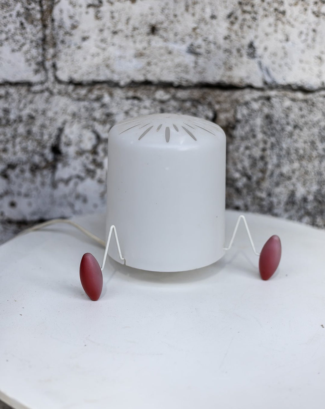 julia-lampe-a-poser-plastique-contemporaine-1124-1