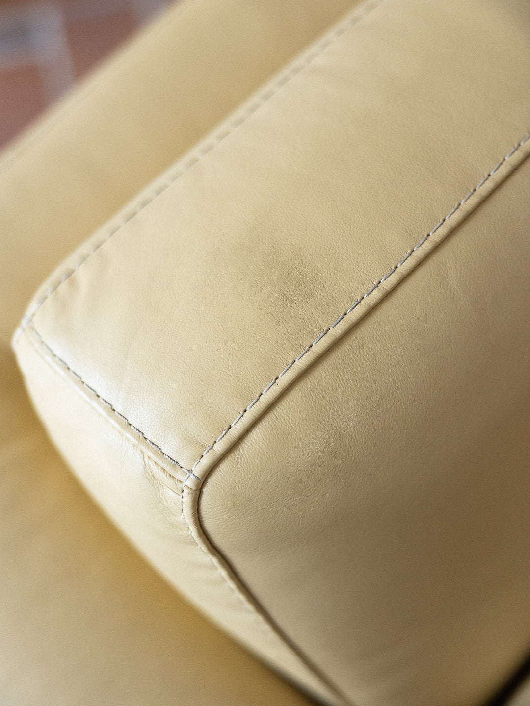 jakob-fauteuil-cuir-jaunebeurre-1327-9