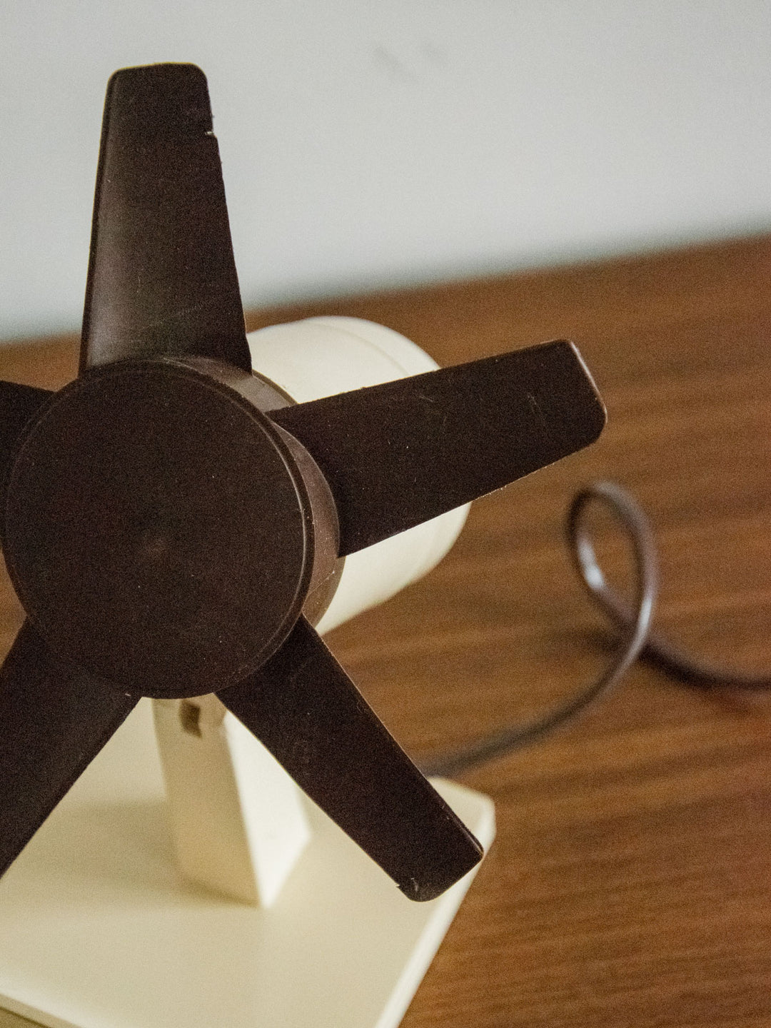 nour-appareil-electrique-vintage-plastique-43-4