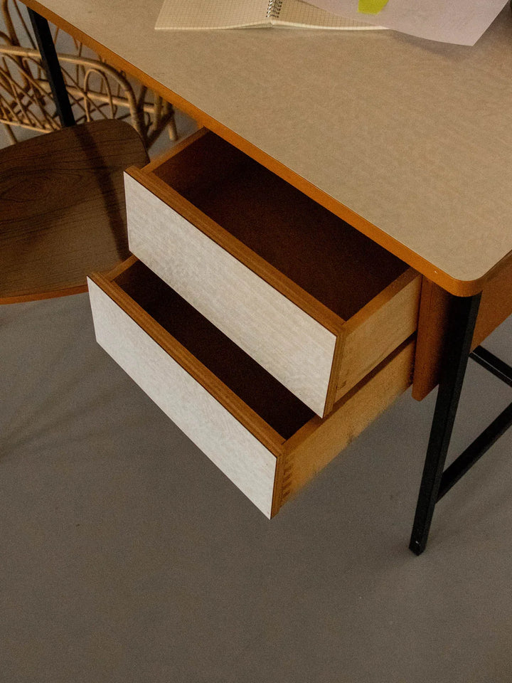 yvan-bureau-formica-512-3