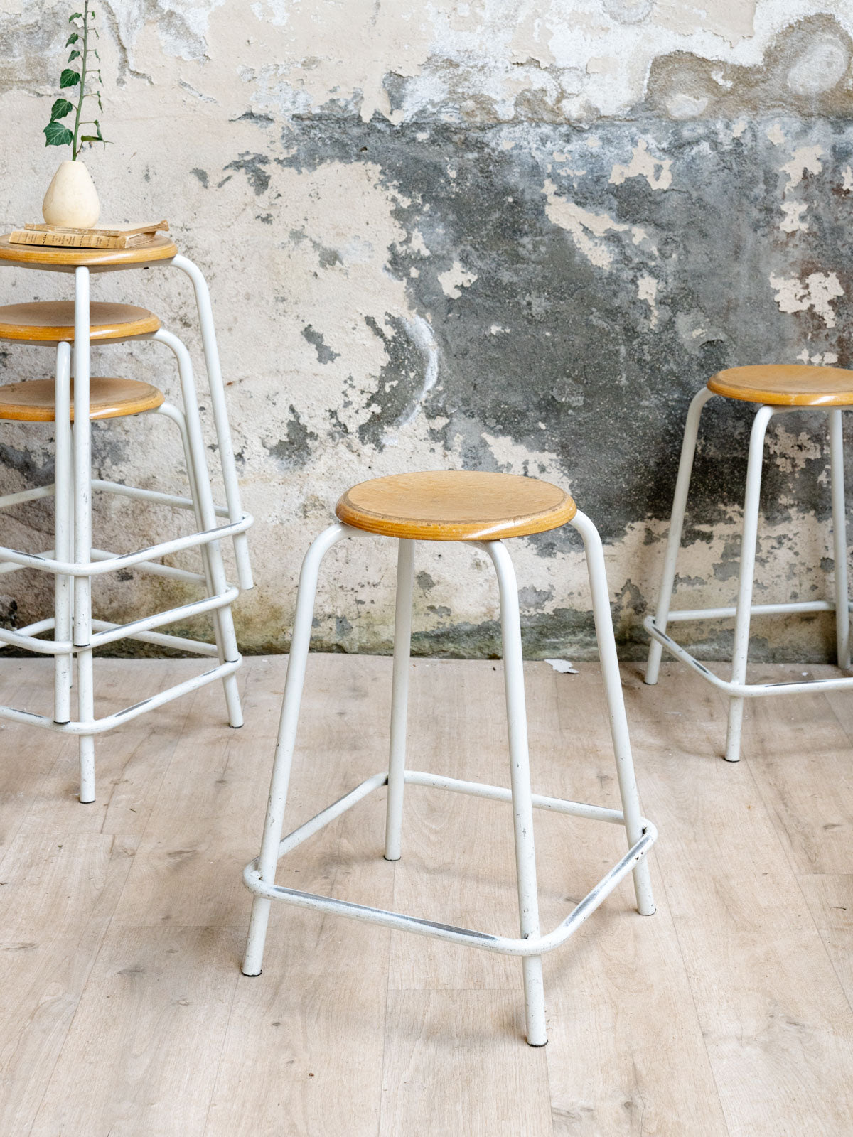 regis-tabouret-bois-1589-2