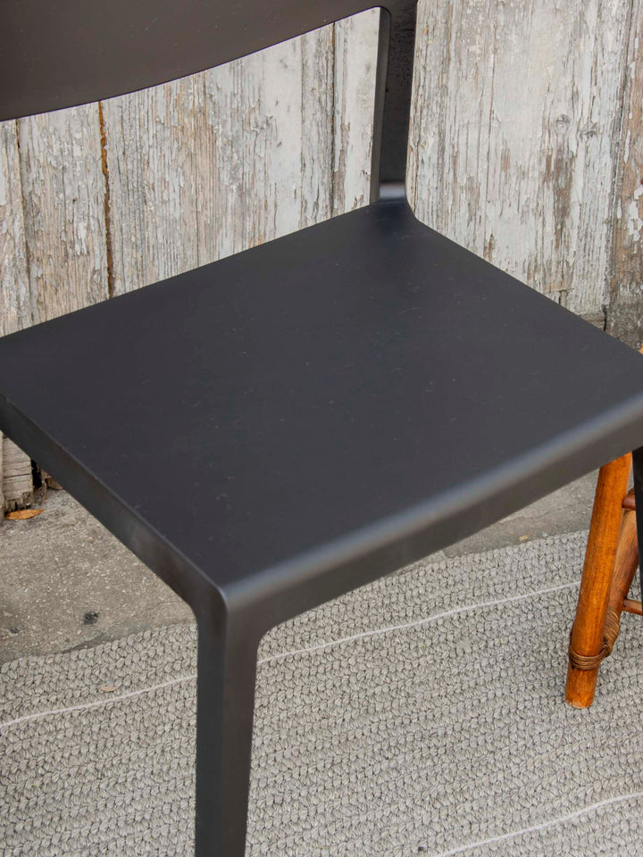 alma-chaise-plastique-noir-1760-5