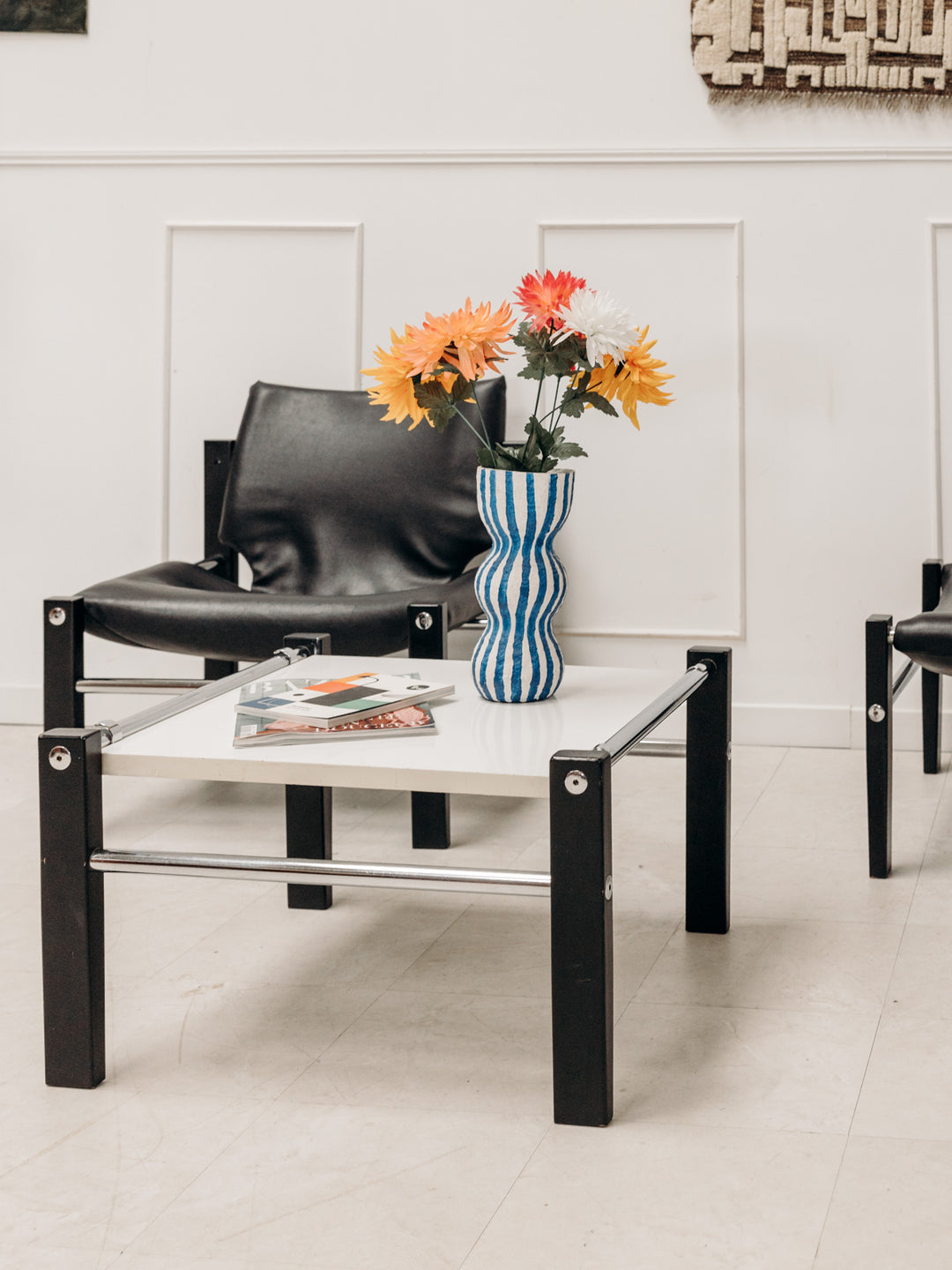 auguste-ensemble-table-et-chaises-cuir-6-8