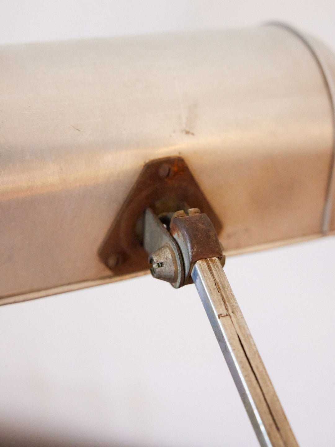 julia-lampe-a-poser-metal-vintage-bureau-1064-5