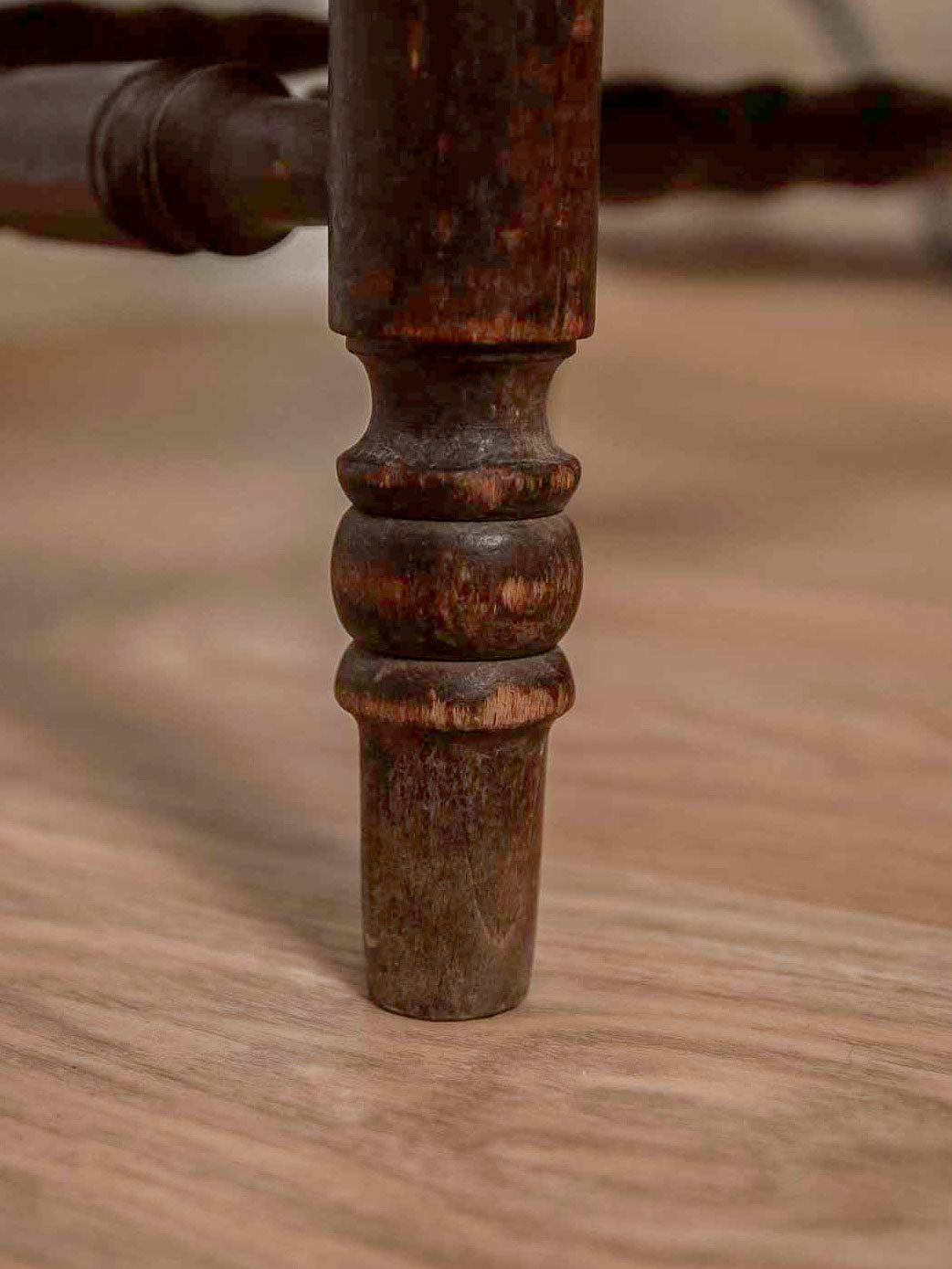 claude-chaise-bois-743-10