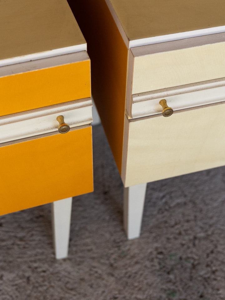 maia-table-chevet-bois-années70-moulures-1565-8