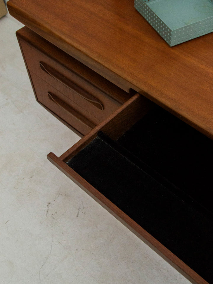 yvan-bureau-bois-202-8