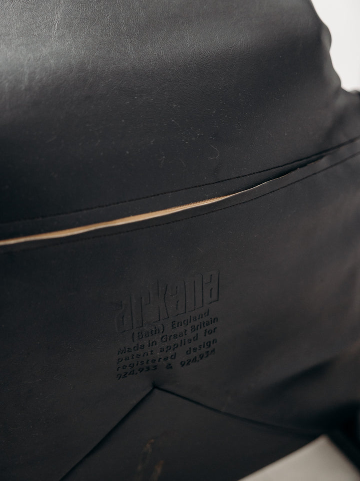 auguste-ensemble-table-et-chaises-cuir-6-7