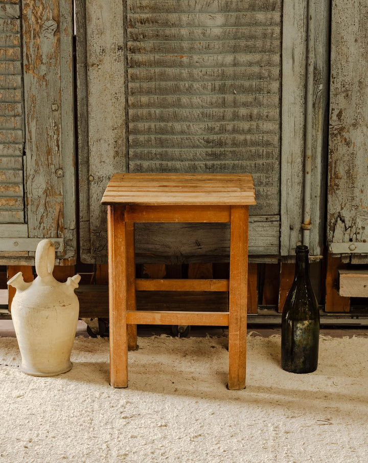 regis-tabouret-bois-1528-1