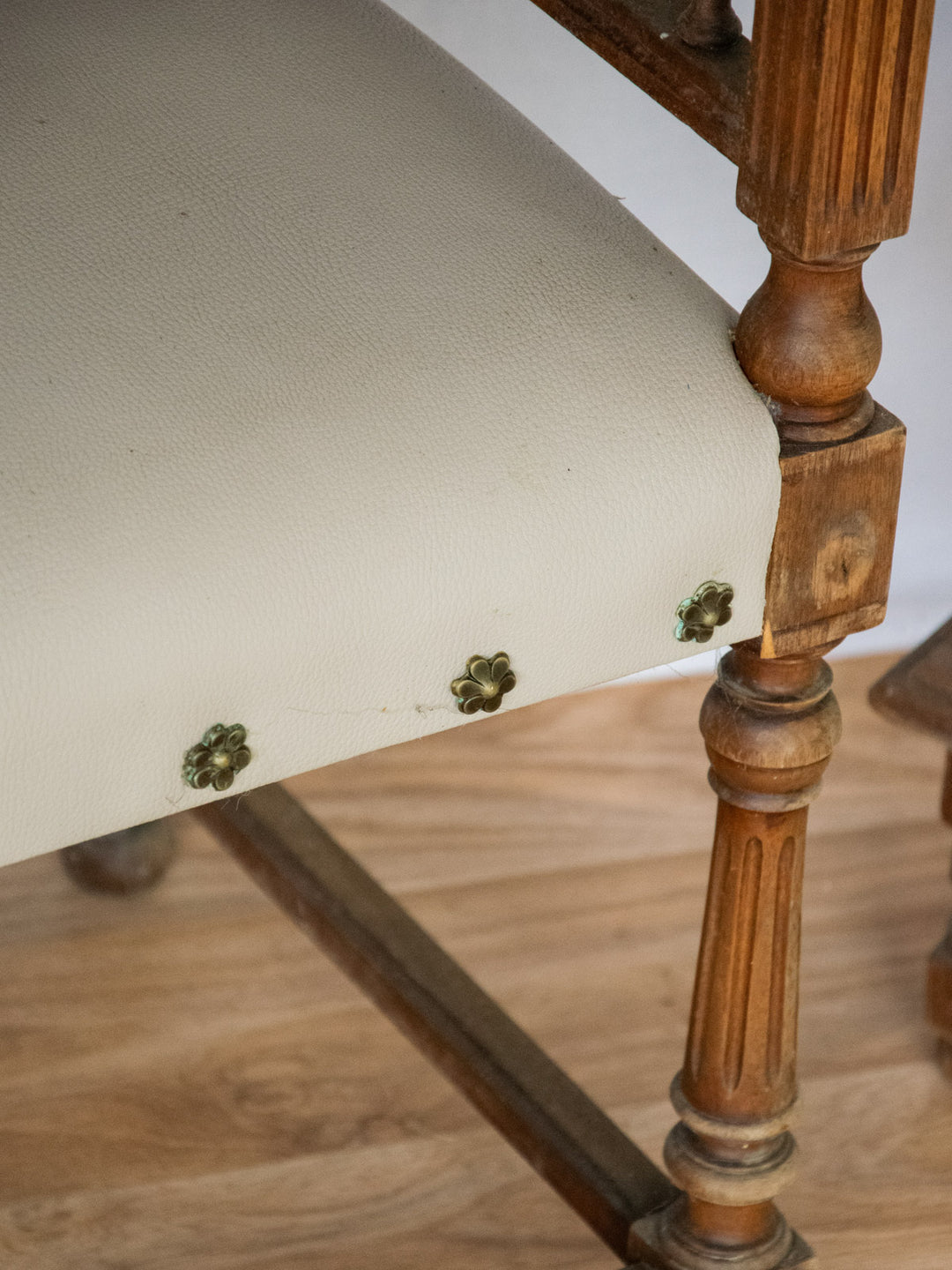 claude-chaise-bois-882-8