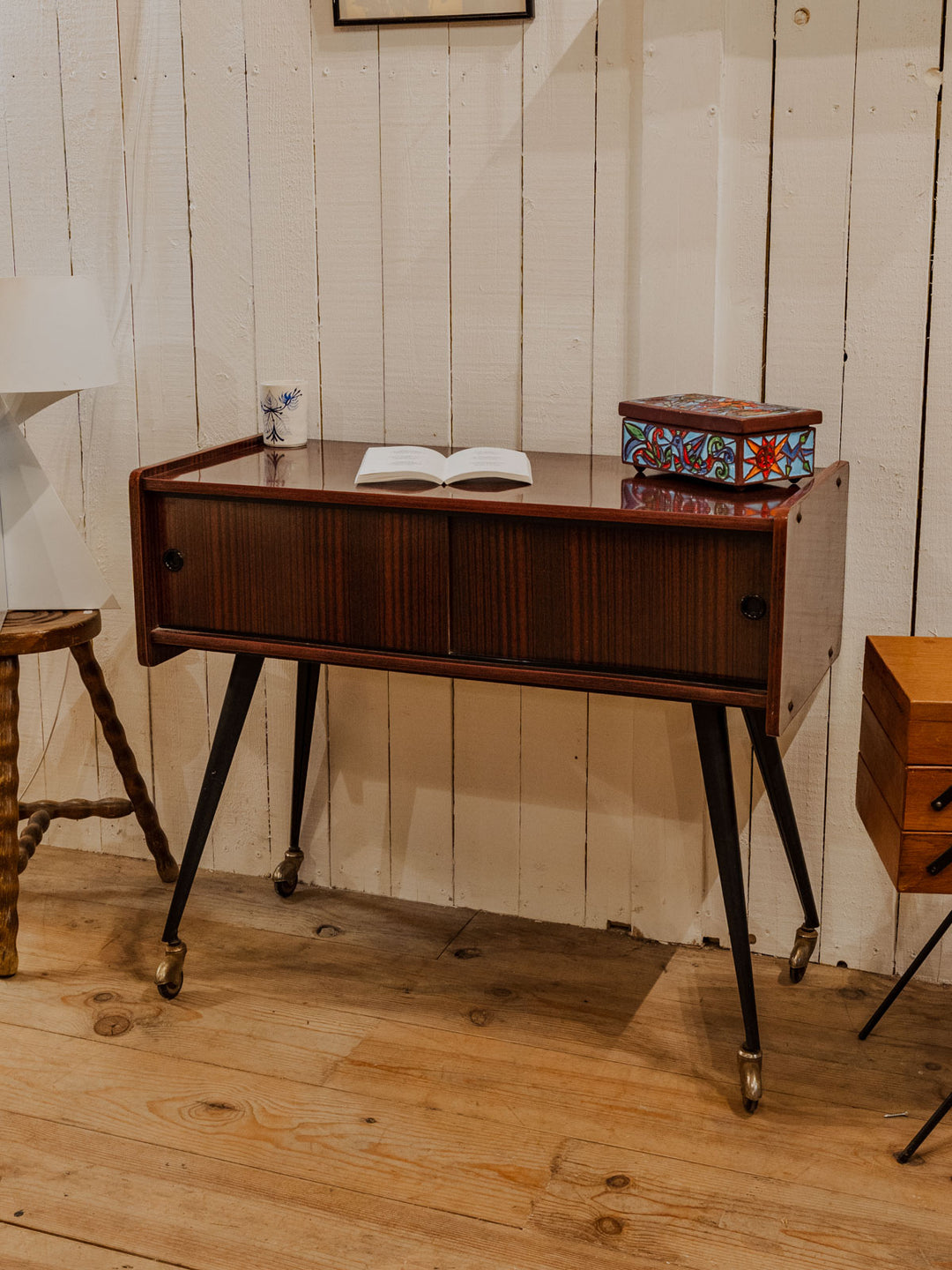 hanna-table-appoint-formica-774-4