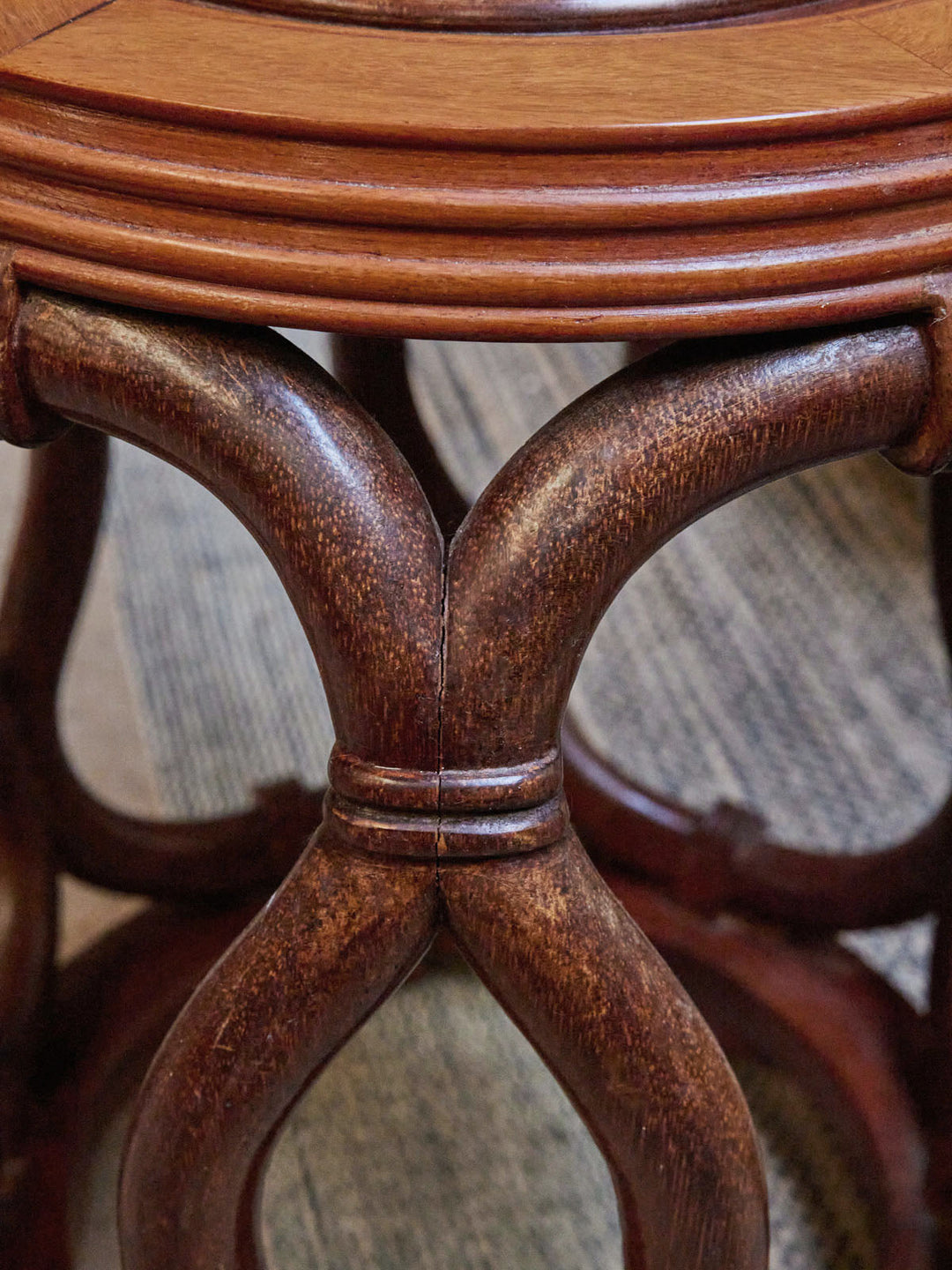 regis-tabouret-bois-rose-746-3