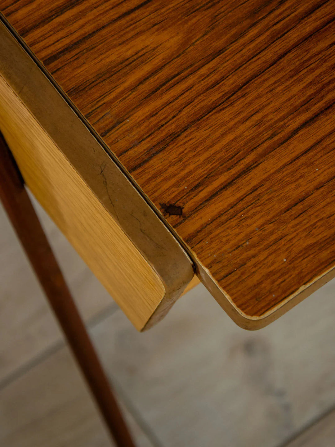 edouard-bureau-metal-648-8