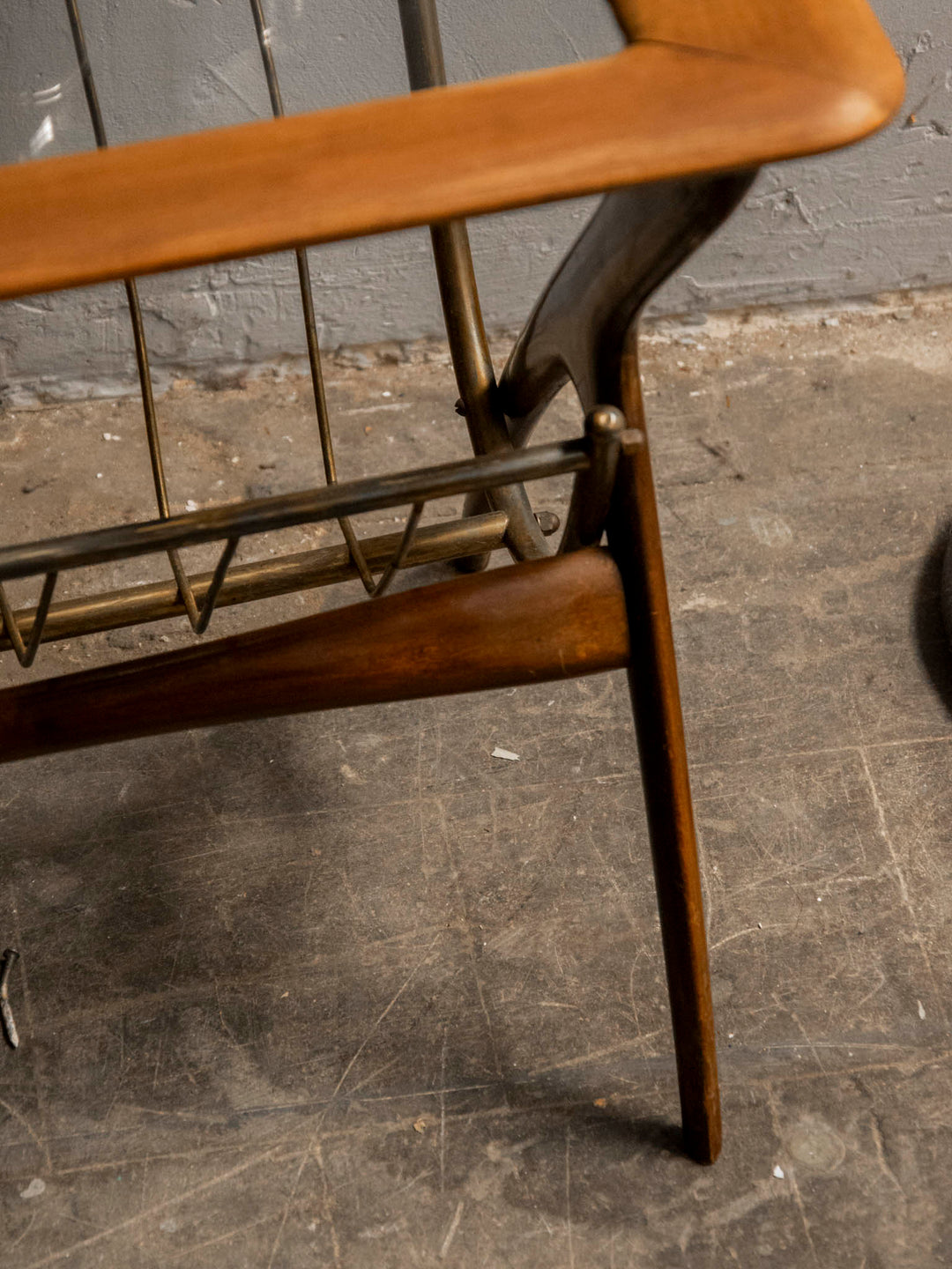 marius-porte-revues-laiton-246-9