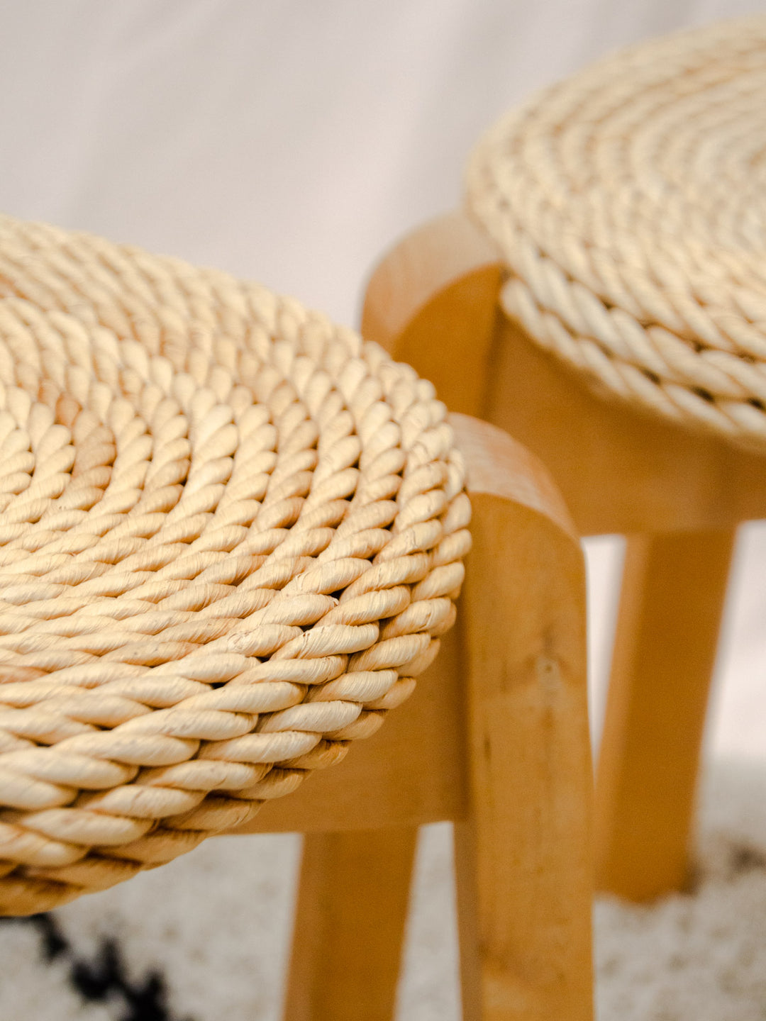 regis-tabouret-pin-1648-9