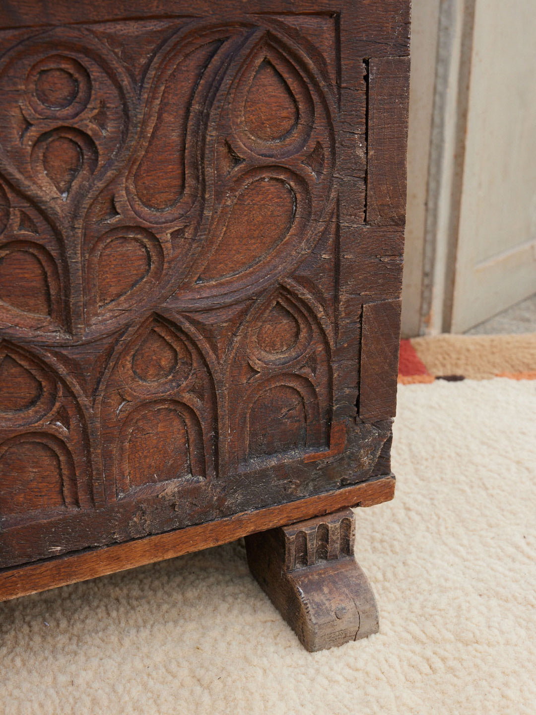 lucien-coffre-bois-ancien-220-4