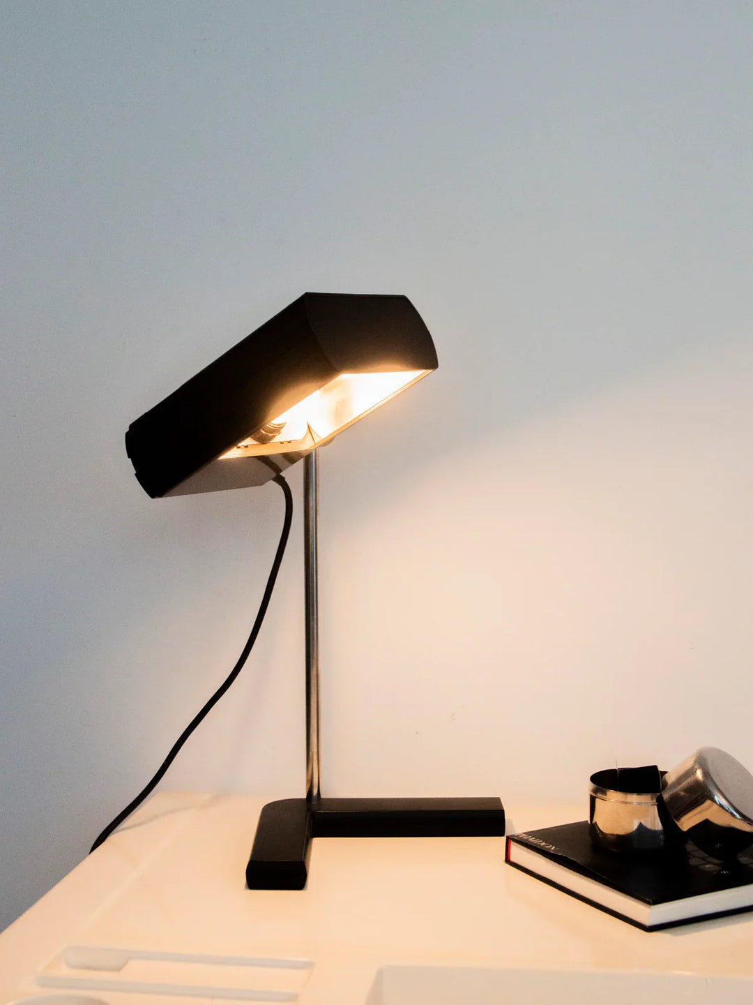 julia-lampe-à-poser-noire-821-2