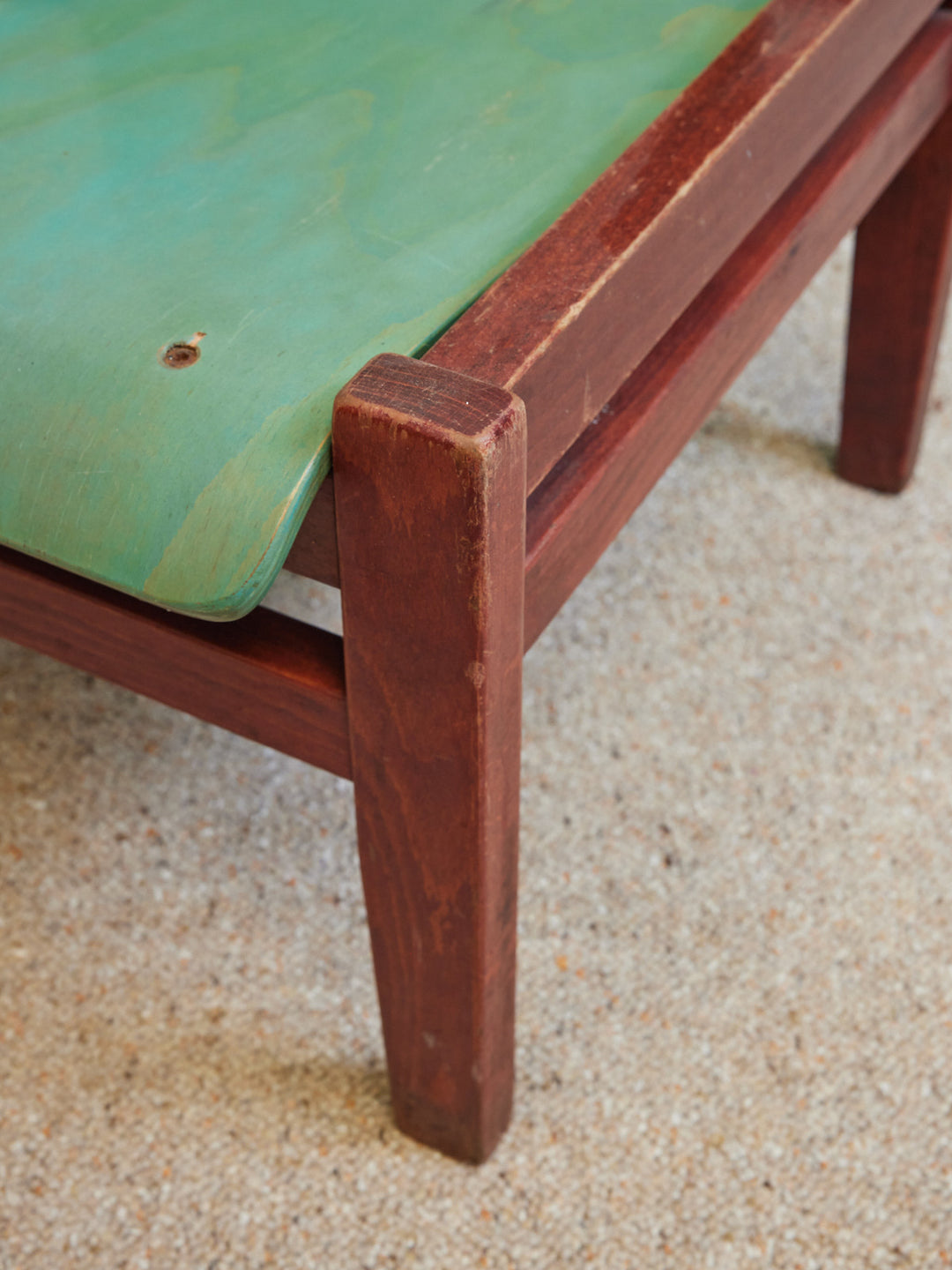 alma-chaise-bois-design-vintage-vert-2024-8
