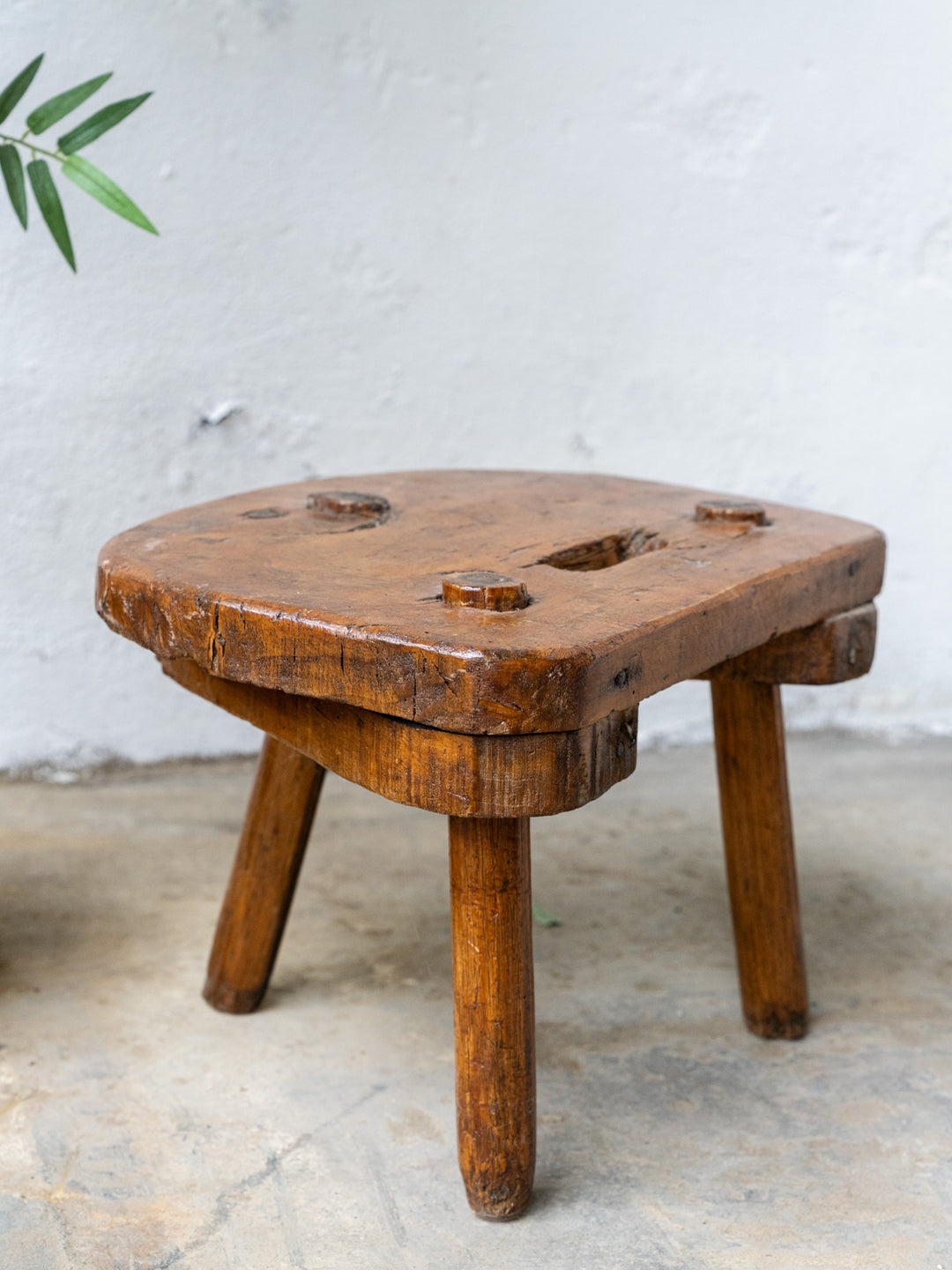 regis-tabouret-bois-1598-3