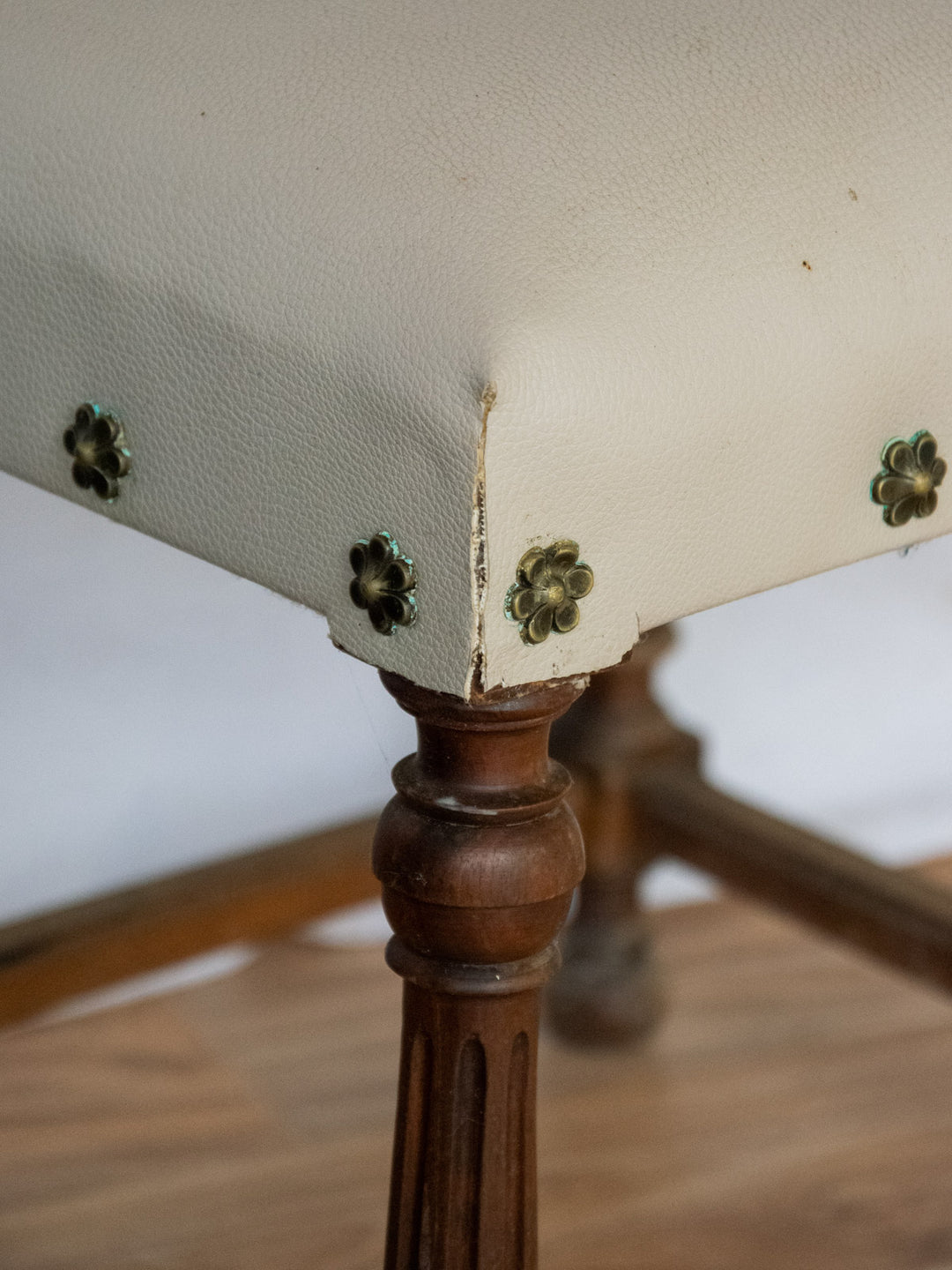 claude-chaise-bois-882-10