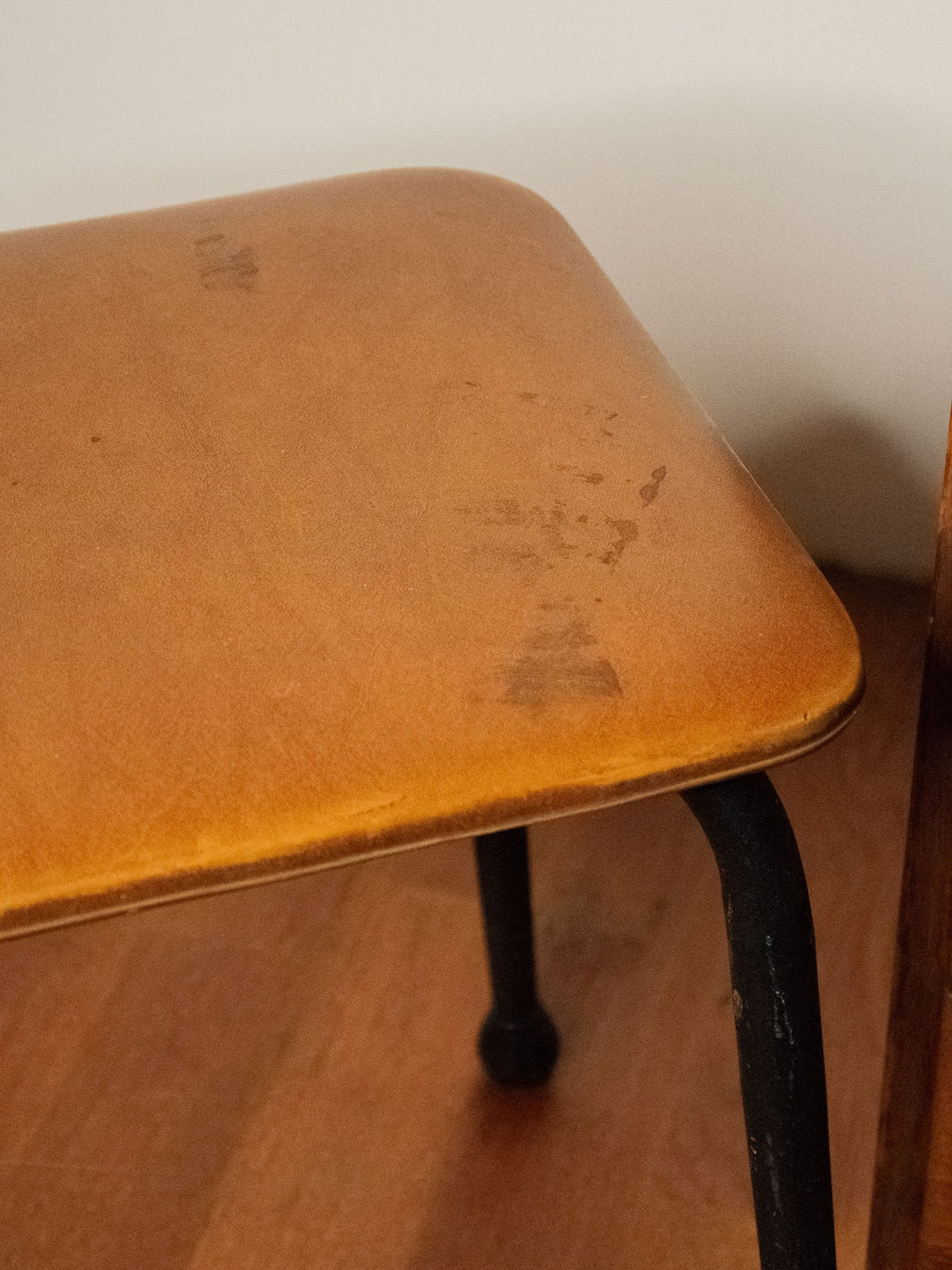 axel-tabouret-metal-545-4