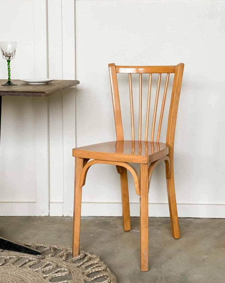 Claude, la chaise en bois N°137 - Debongout