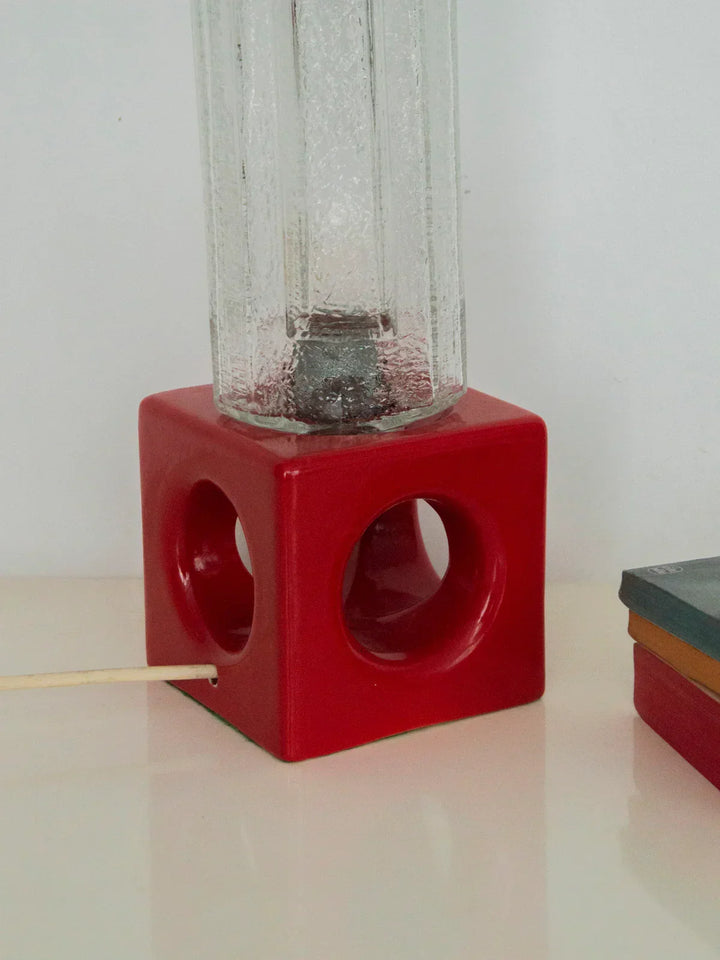 julia-lampe-poser-rouge-805-4