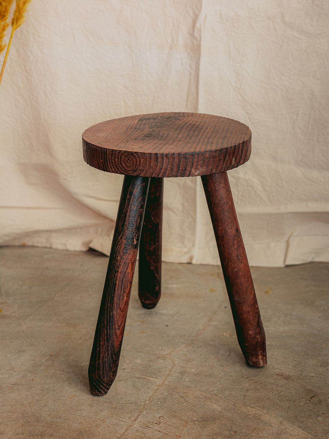 regis-tabouret-bois-tripode-1535-2