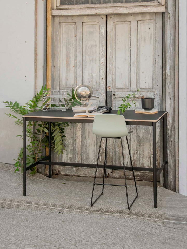 karla-table-a-manger-metal-haute-noir-design-1227-3