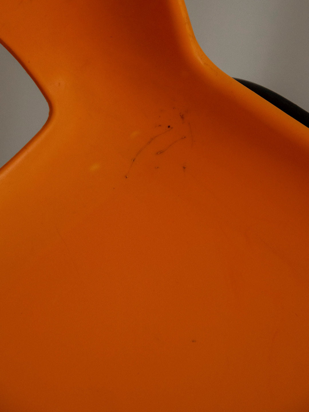alma-chaise-plastique-1868-8