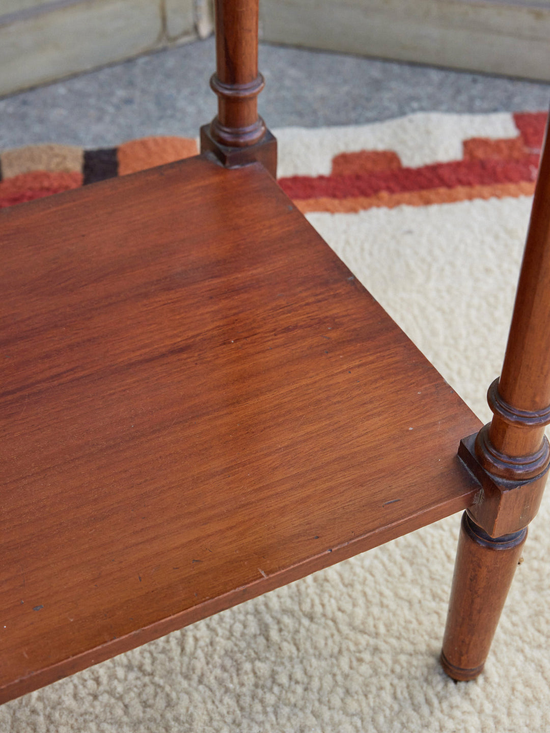 alfred-gueridon-bois-noyer-vintage-1464-7