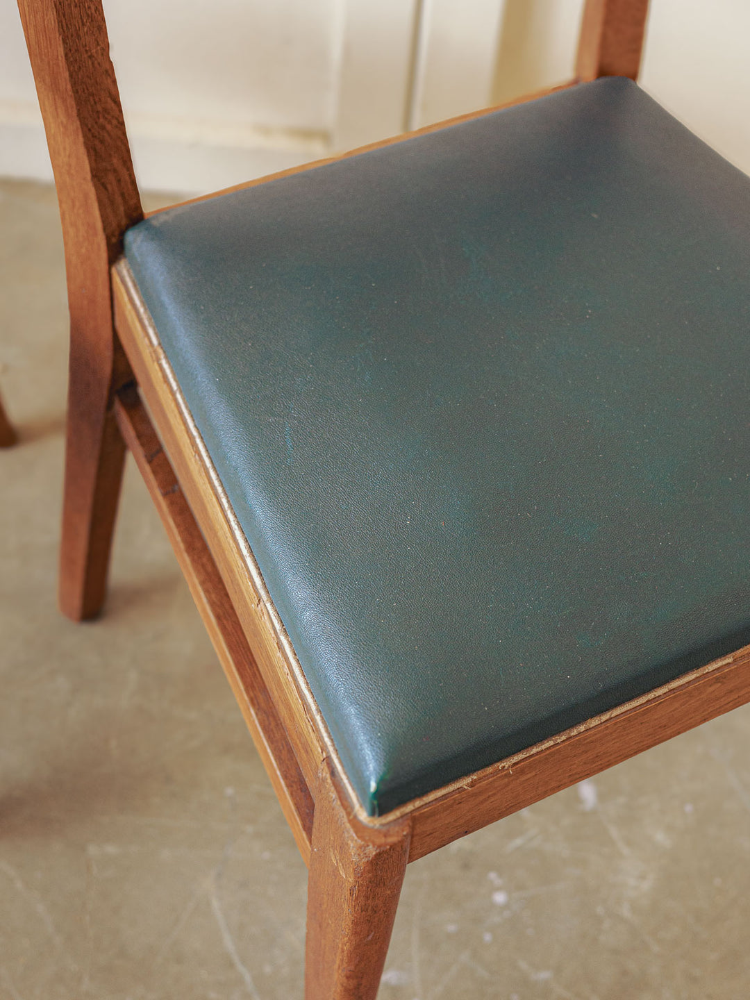 alma-chaise-bois-vintage-vert-1673-12