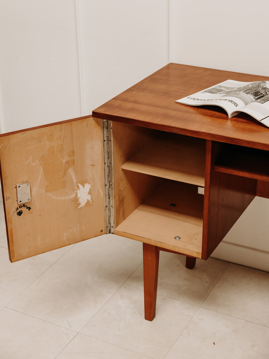yvan-bureau-teck-451-10