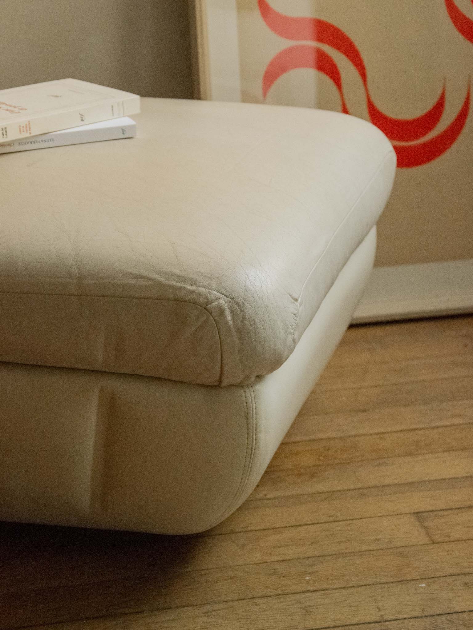 jean-philippe-pouf-cuir-95-2