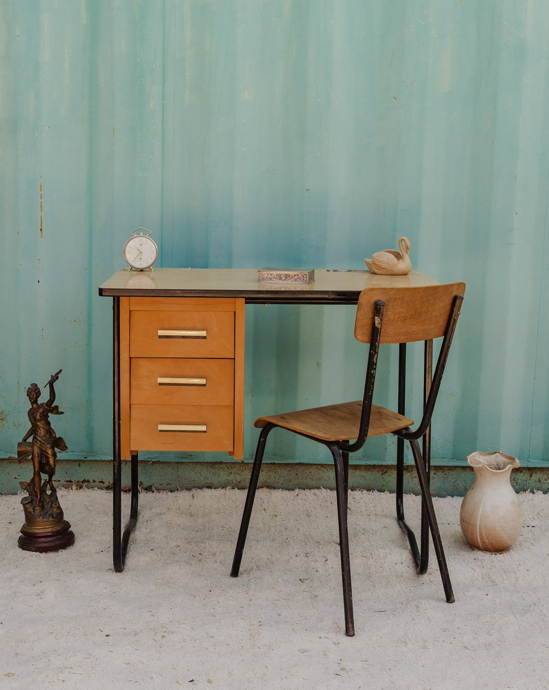 edouard-bureau-formica-1047-1