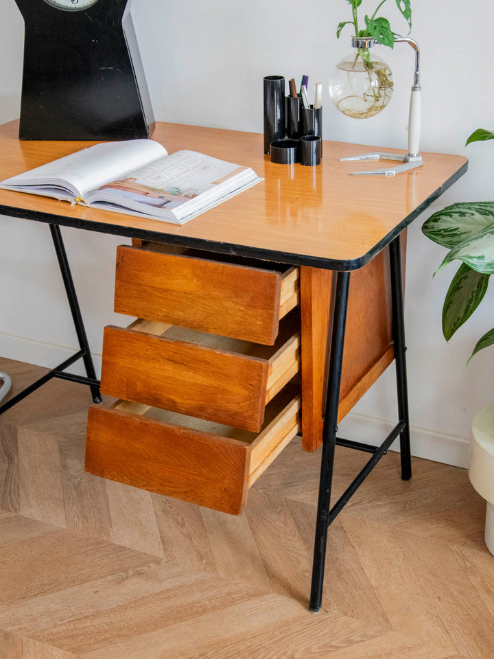 edouard-bureau-bois-680-2