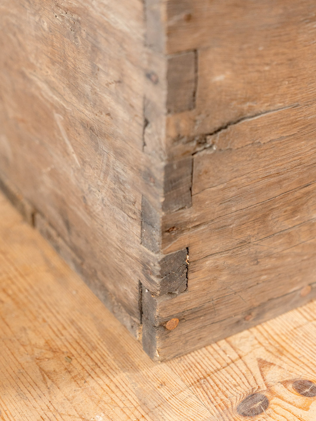 lucien-coffre-bois-166-11