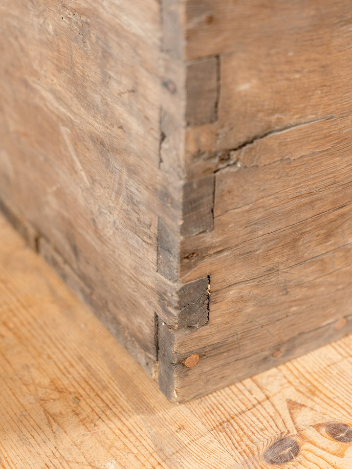lucien-coffre-bois-166-11
