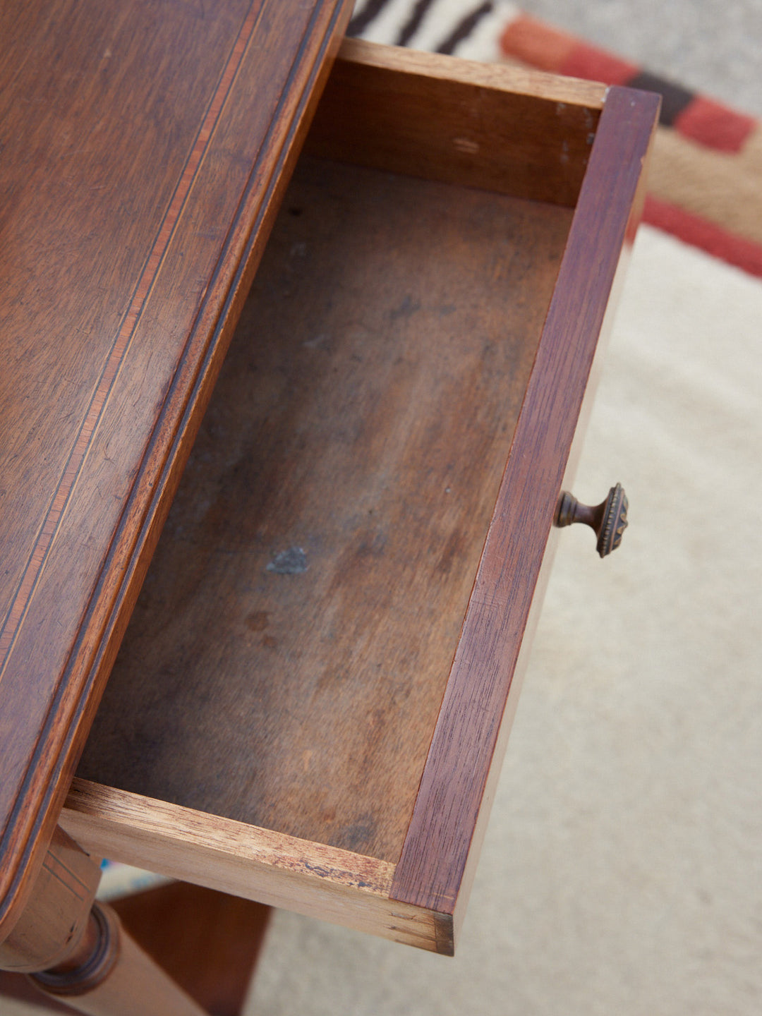 alfred-gueridon-bois-noyer-vintage-1464-5