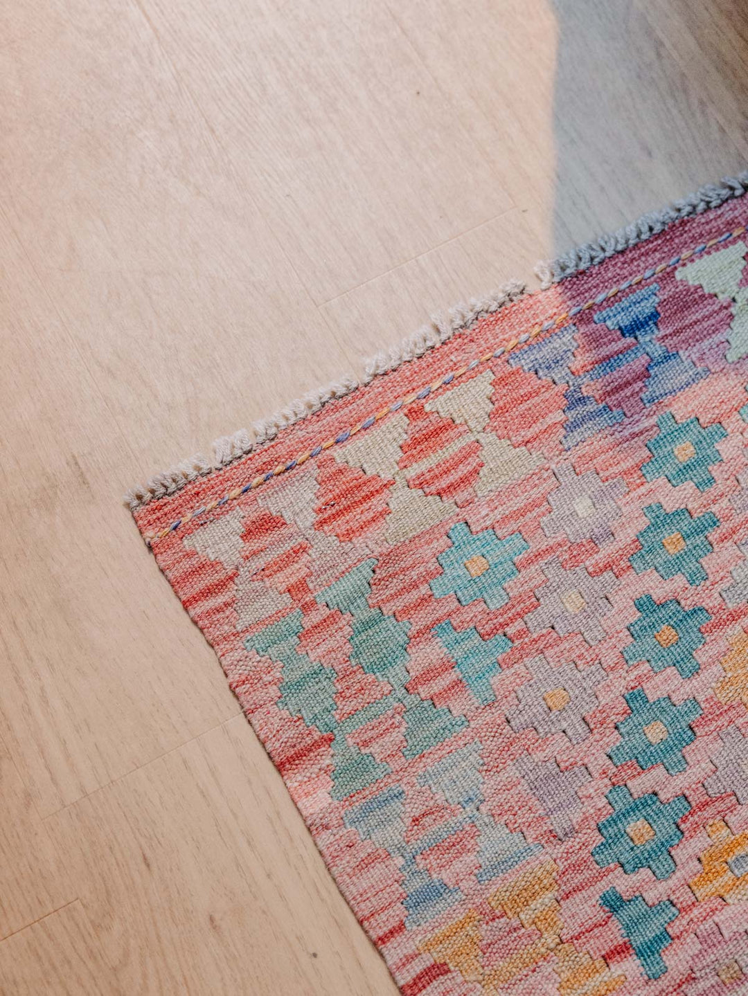eddy-tapis-kilim-laine-bleu-rouge-370-8