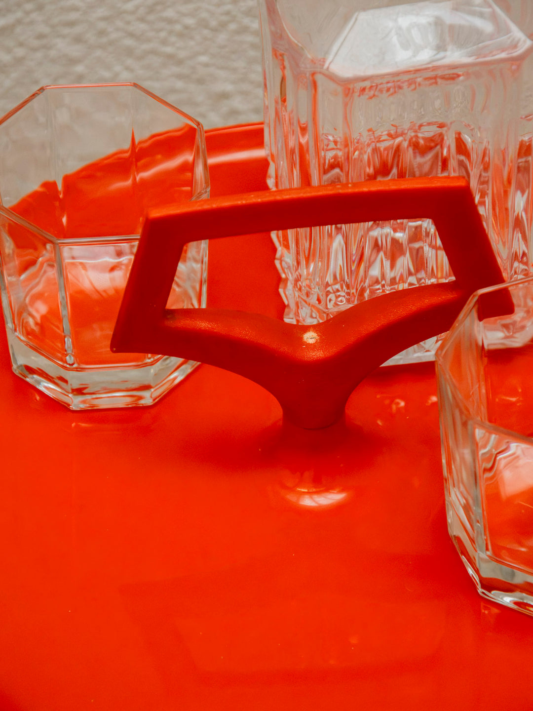 hanna-table-appoint-plexiglass-1612-6