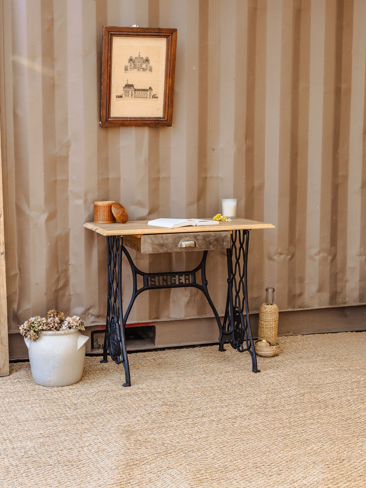 hanna-table-appoint-pin-764-2