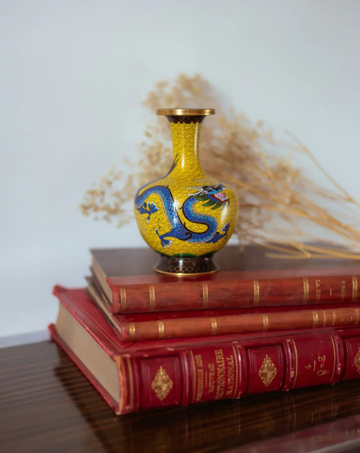 edmond-vase-metal-109-1
