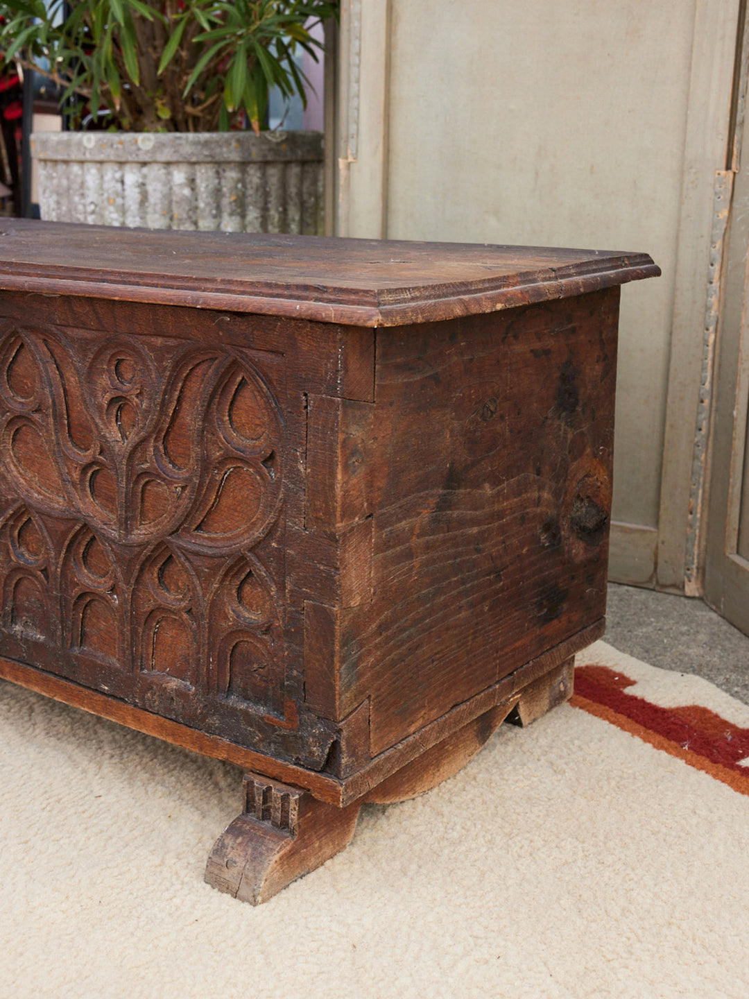 lucien-coffre-bois-ancien-220-9