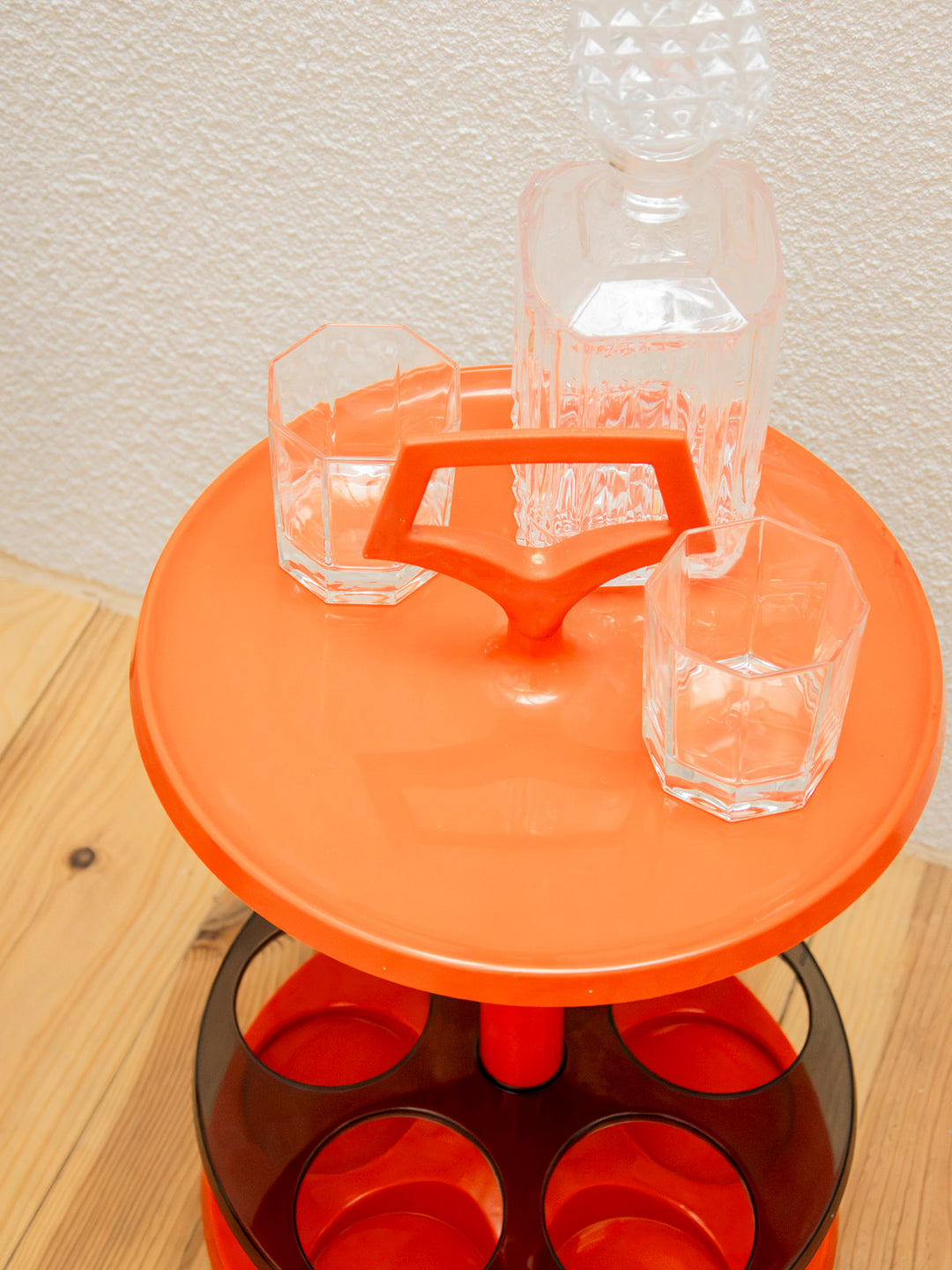 hanna-table-appoint-plexiglass-1612-5