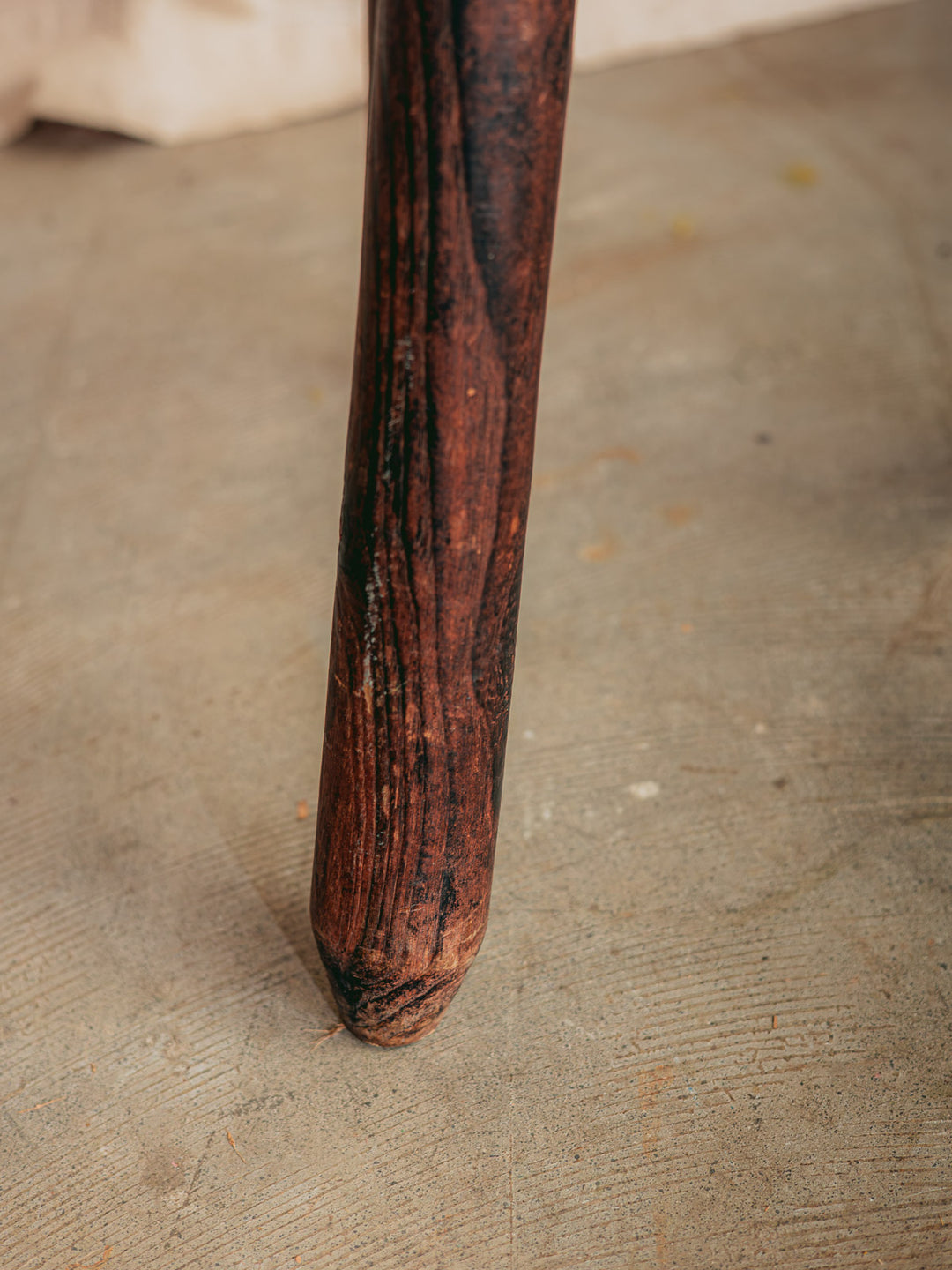 regis-tabouret-bois-tripode-1535-8