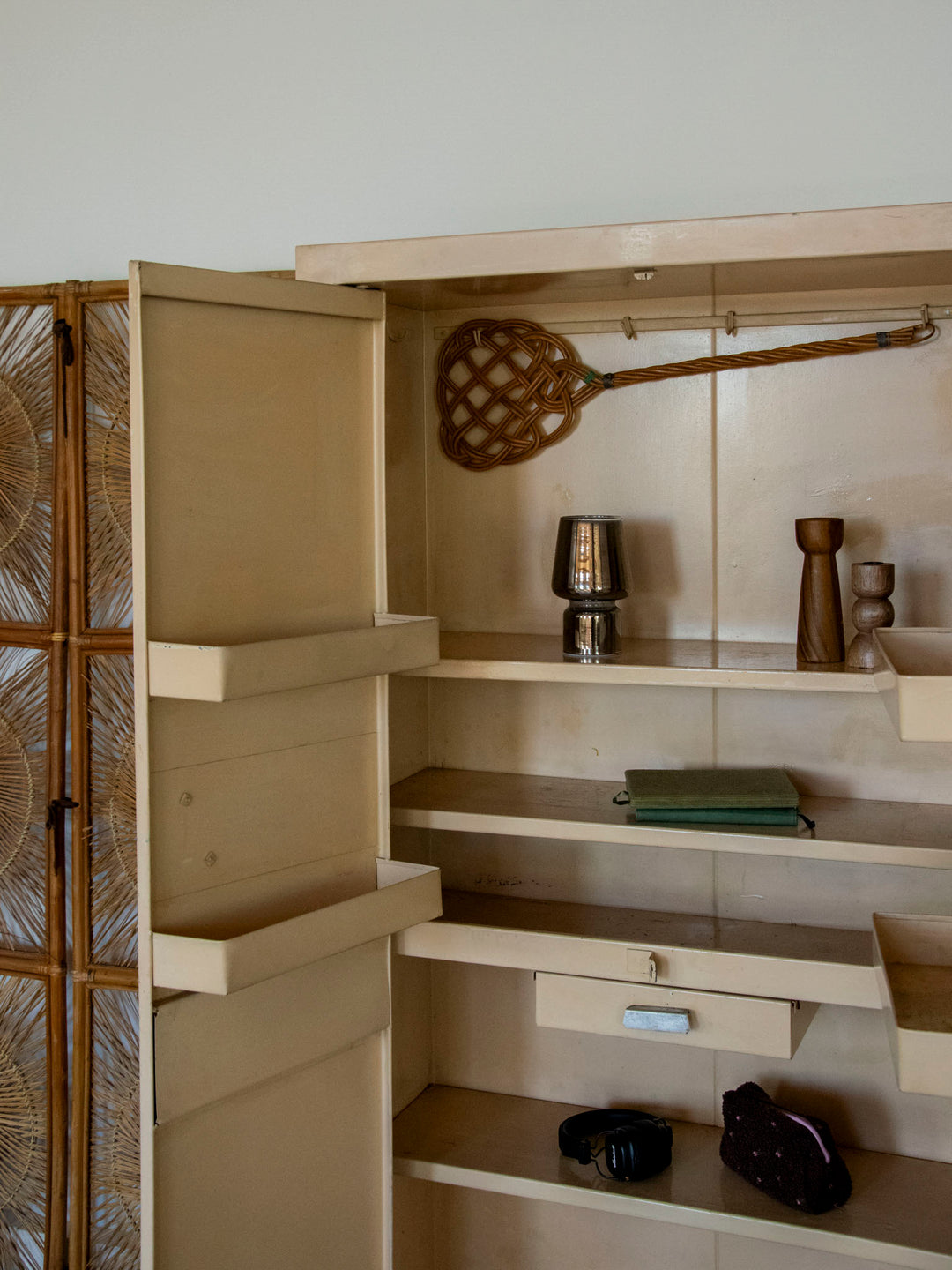 magda-armoire-metal-152-3